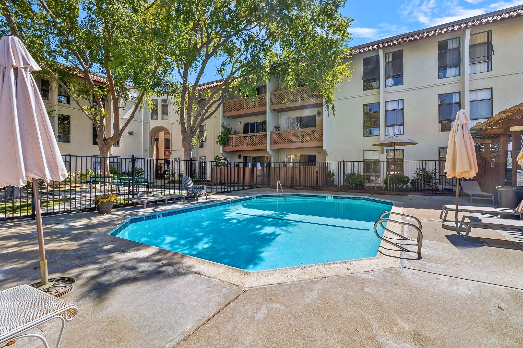 Parkview Apartments photo 5
